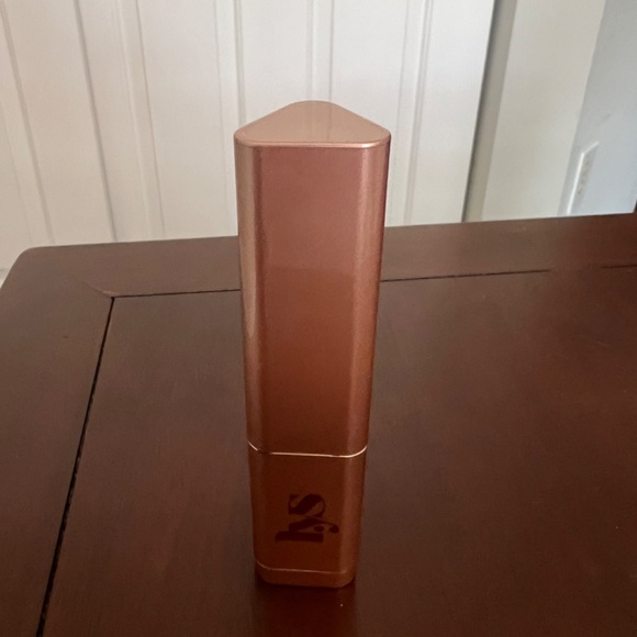 🎀 HOST PICK 🎀 LYS BEAUTY: NO LIMITS CREAM BRONZER STICK: Deep - Picture 7 of 10